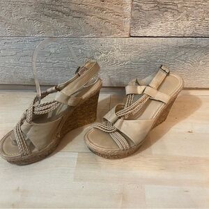 💥5/$25 Nina fashion women’s beige  platform sanders in size 38‎